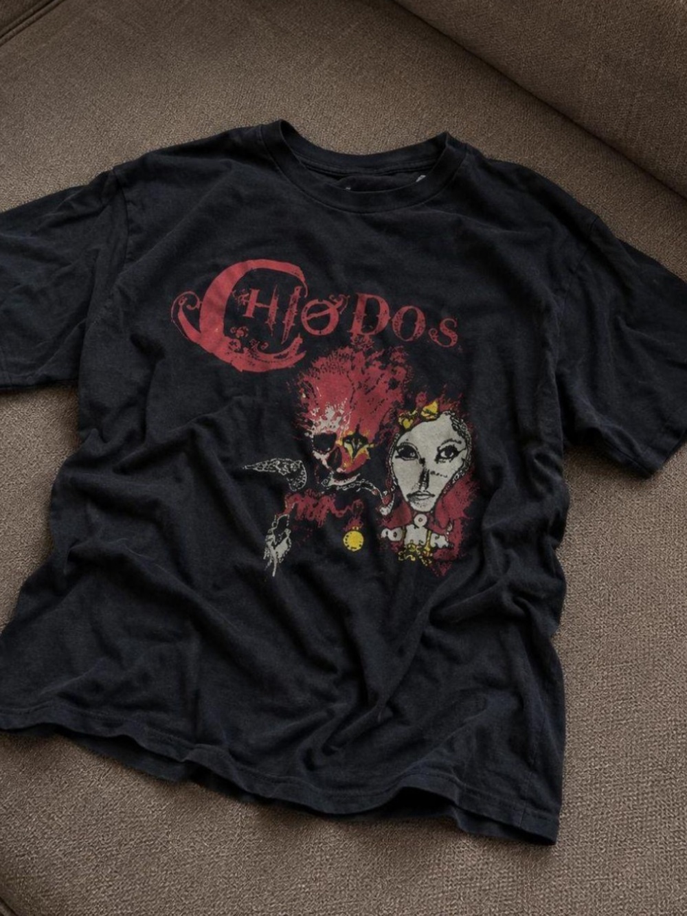 Gildan Black Kids Short-Sleeve Tee with Red and White Graphic